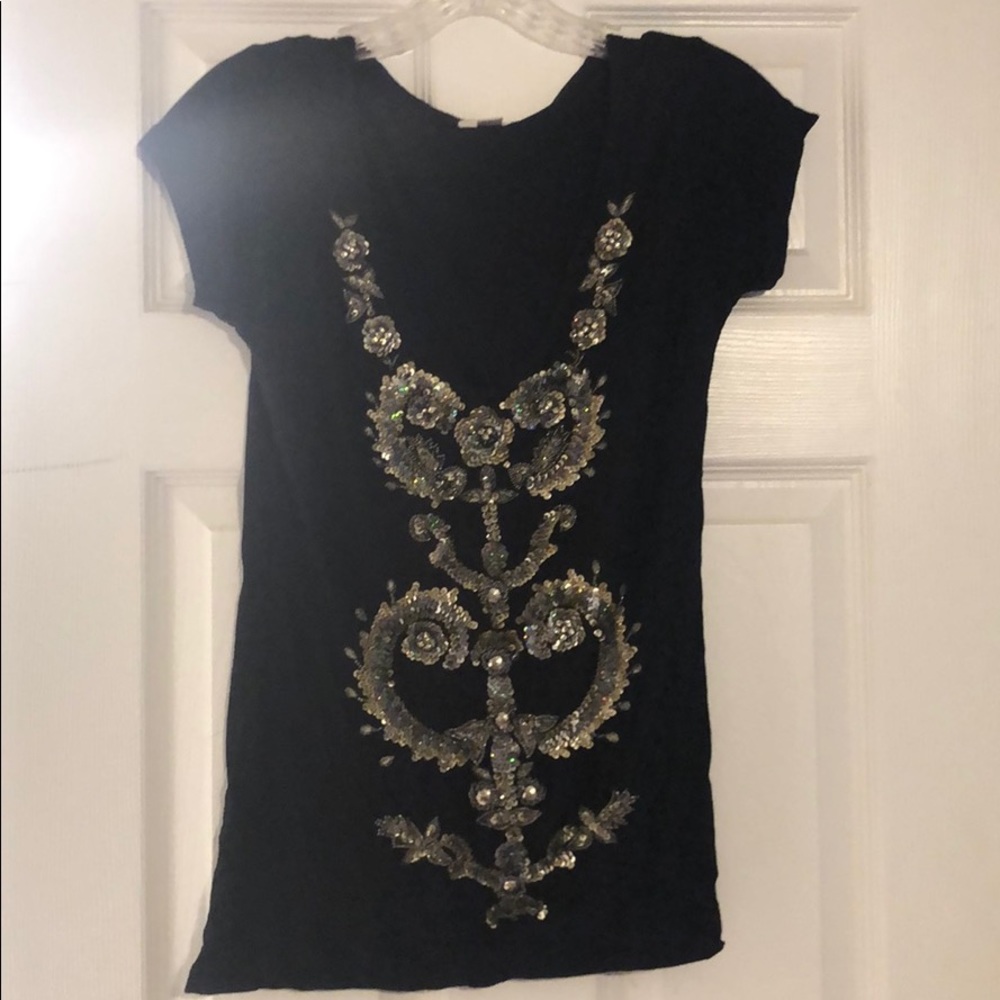 Cache embroidered tee shirt
